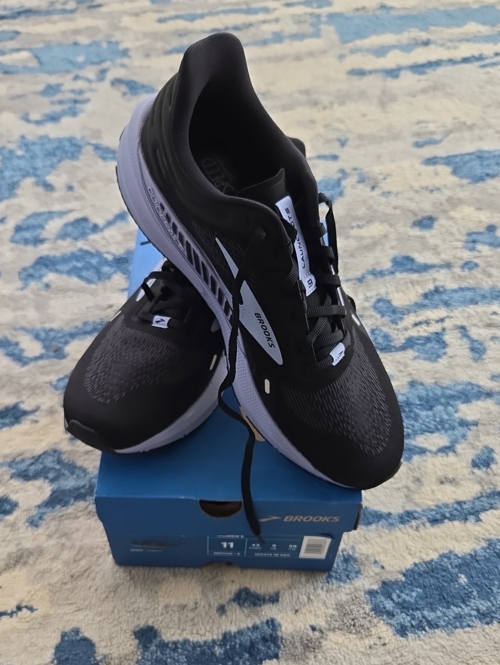 NEW Brooks Black and Lilac Ladies Launch GTS 9